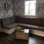 Linge Literie Et Toilette Fournis, Un Grand Confort, A Cote Ou A 5 Minutes Des Piscines Tous 3 Grande Terrasse Couverte Fréjus