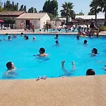 Linge Literie Et Toilette Fournis, Un Grand Confort, A Cote Ou A 5 Minutes Des Piscines Tous 3 Grande Terrasse Couverte Kemping *