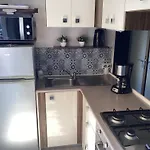 Kemping Linge Literie Et Toilette Fournis, Un Grand Confort, A Cote Ou A 5 Minutes Des Piscines Tous 3 Grande Terrasse Couverte Fréjus