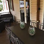 Linge Literie Et Toilette Fournis, Un Grand Confort, A Cote Ou A 5 Minutes Des Piscines Tous 3 Grande Terrasse Couverte Kemping