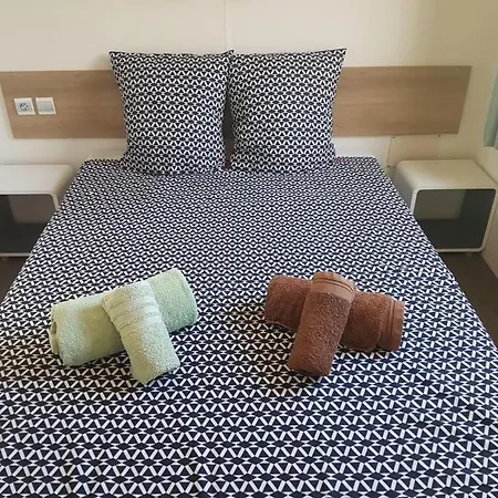 Camping Linge Literie Et Toilette Fournis, Un Grand Confort, A Cote Ou A 5 Minutes Des Piscines Tous 3 Grande Terrasse Couverte
