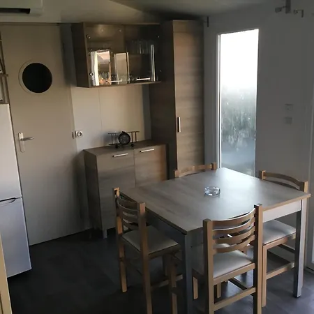Camping Linge Literie Et Toilette Fournis, Un Grand Confort, A Cote Ou A 5 Minutes Des Piscines Tous 3 Grande Terrasse Couverte