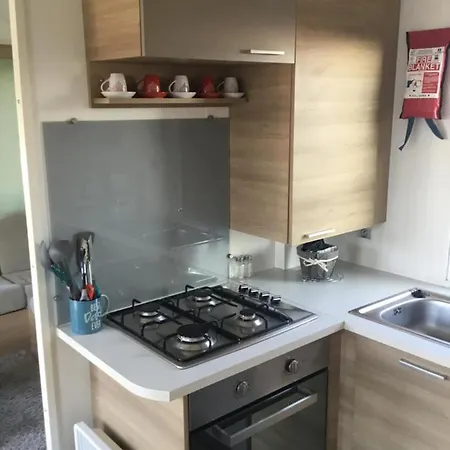 Linge Literie Et Toilette Fournis, Un Grand Confort, A Cote Ou A 5 Minutes Des Piscines Tous 3 Grande Terrasse Couverte Camping *