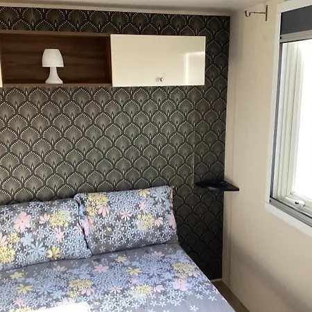 Linge Literie Et Toilette Fournis, Un Grand Confort, A Cote Ou A 5 Minutes Des Piscines Tous 3 Grande Terrasse Couverte Fréjus